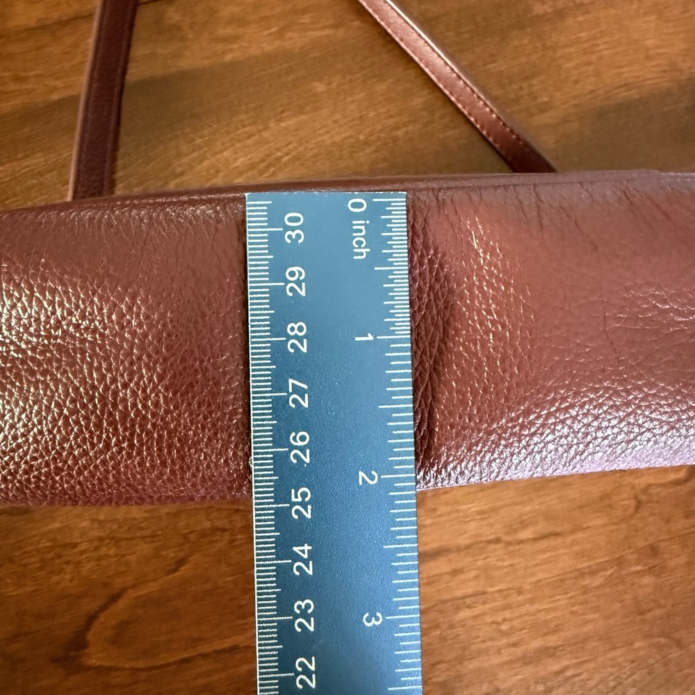 NEW ‘Lucky Brand’ Bag in Genuine Leather that can be carried two different ways - Picture 9 of 16